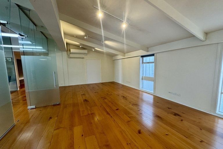 Photo of property in 54 Ponsonby Road, Karori, Wellington, 6012