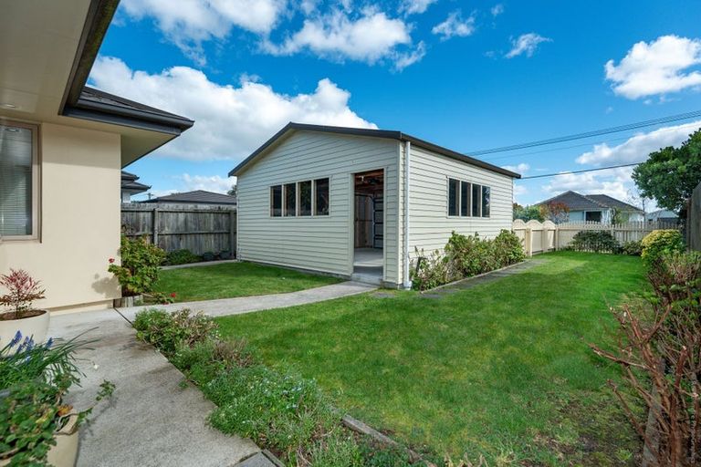 Photo of property in 51 Palmers Road, New Brighton, Christchurch, 8083