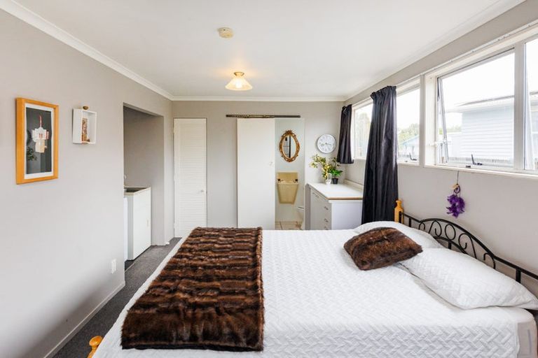 Photo of property in 46 Pembroke Street, Highbury, Palmerston North, 4412