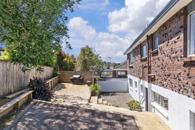 Photo of property in 1/127 Stapleford Crescent, Browns Bay, Auckland, 0630