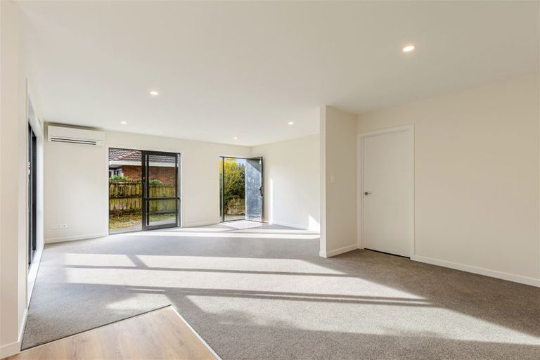 Photo of property in 12a Bluefin Way, West Harbour, Auckland, 0618