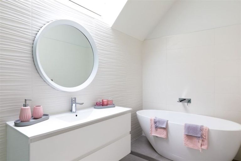 Photo of property in 2/23 Hamilton Avenue, Ilam, Christchurch, 8041