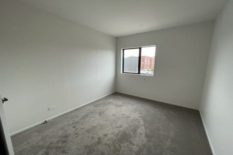 Photo of property in 17 Pilot Drive, Hobsonville, Auckland, 0616