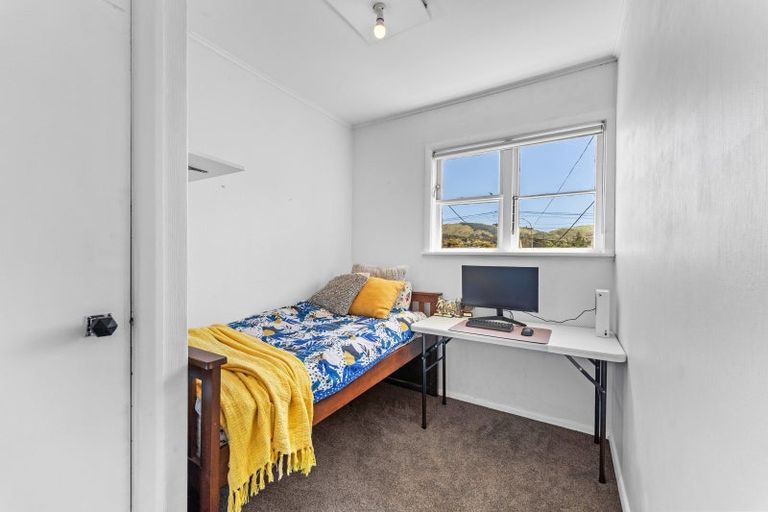 Photo of property in 44 Athlone Crescent, Avalon, Lower Hutt, 5011