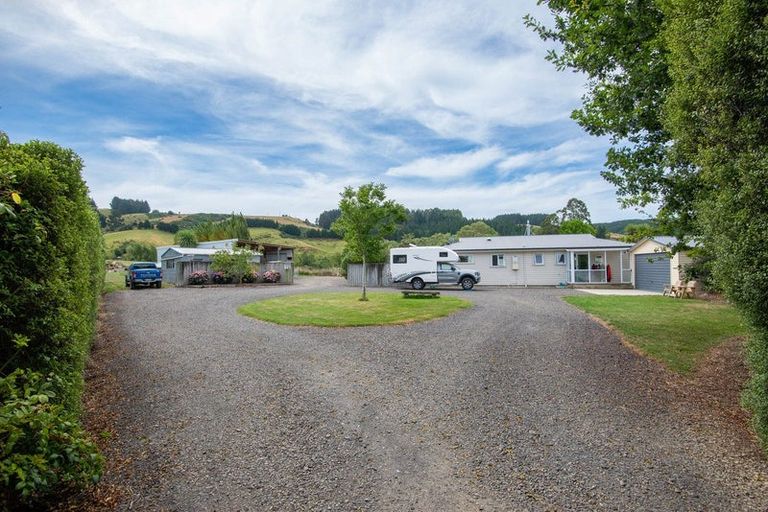 Photo of property in 74 Woodside Road, Woodside, Outram, 9073