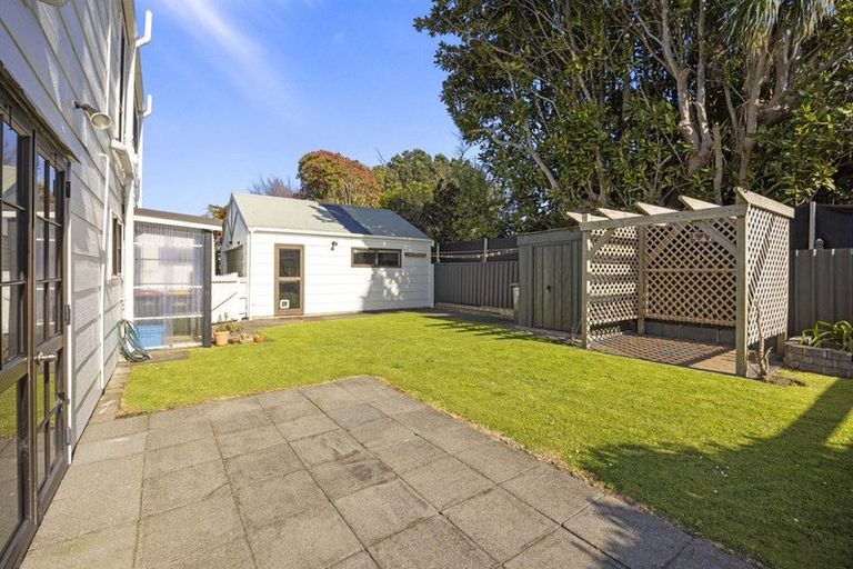 Photo of property in 28 Mccarthy Street, Hawera, 4610