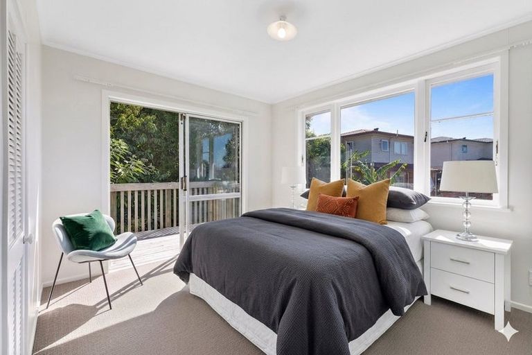 Photo of property in 64 Colwill Road, Massey, Auckland, 0614