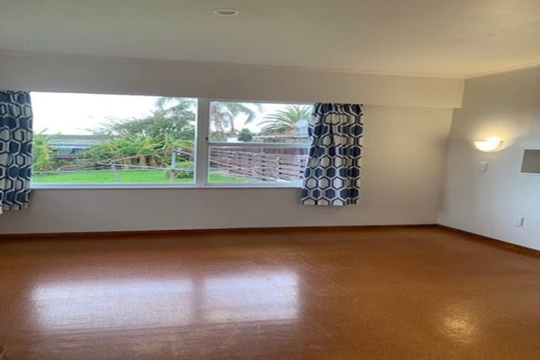 Photo of property in 16 Glenside Avenue, Pakuranga, Auckland, 2010