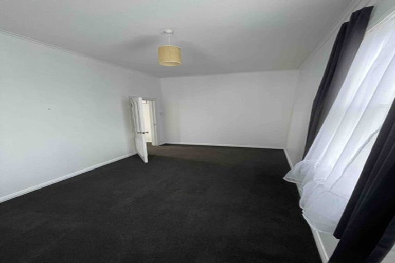 Photo of property in 1/50 Clyde Street, Island Bay, Wellington, 6023