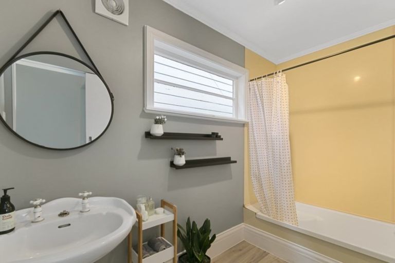 Photo of property in 6 Beach Street, Petone, Lower Hutt, 5012