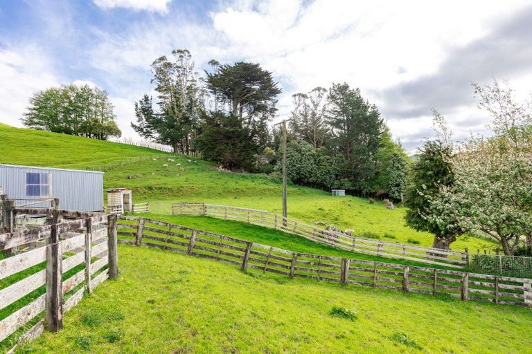 Photo of property in 38 Titoki Road, Waikanae Beach, Waikanae, 5036