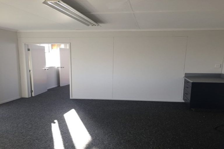 Photo of property in 73-79 Pitt Street, Palmerston North, 4410