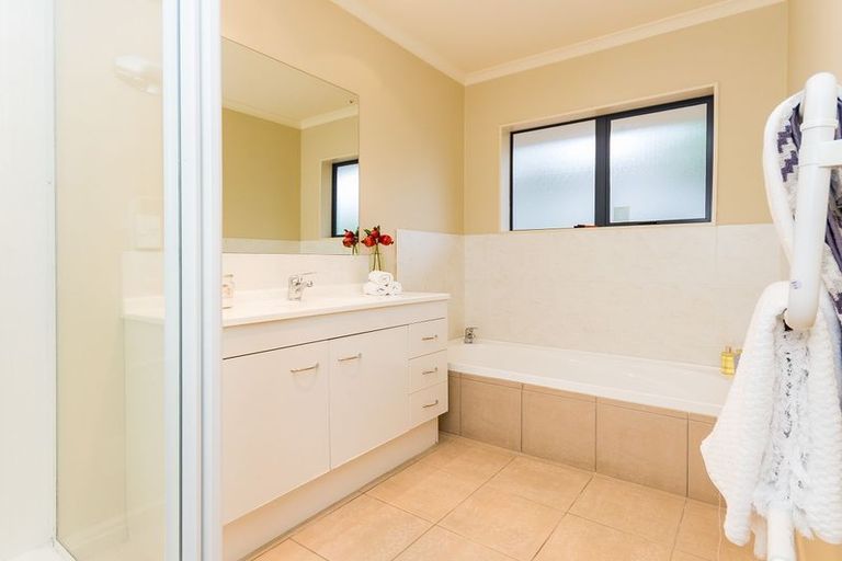 Photo of property in 32 Thomas Road, Flat Bush, Auckland, 2019