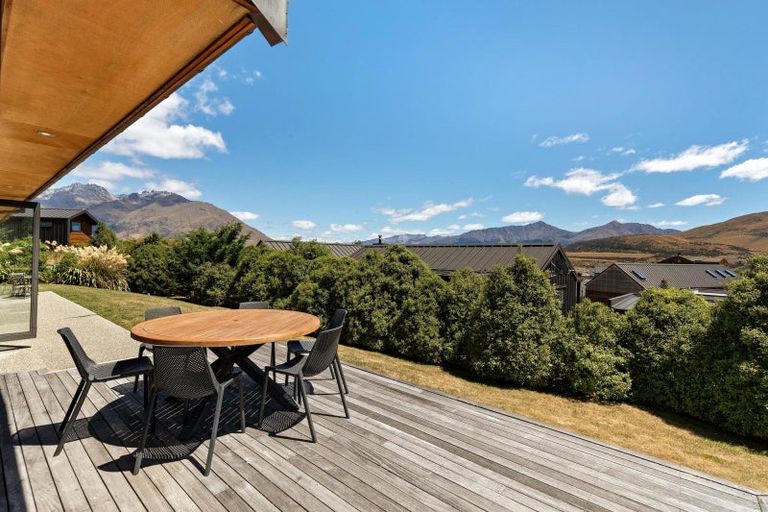 Photo of property in 16 Ellesmere Avenue, Jacks Point, Queenstown, 9371
