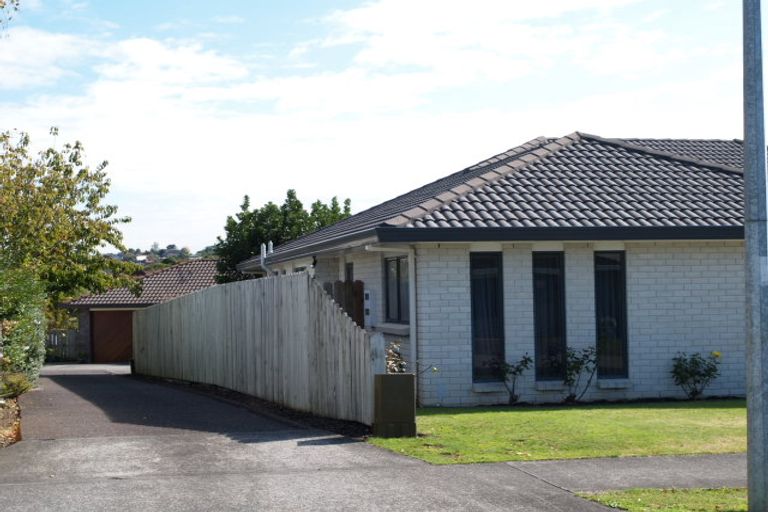 Photo of property in 2/8 Daria Place, Northpark, Auckland, 2013