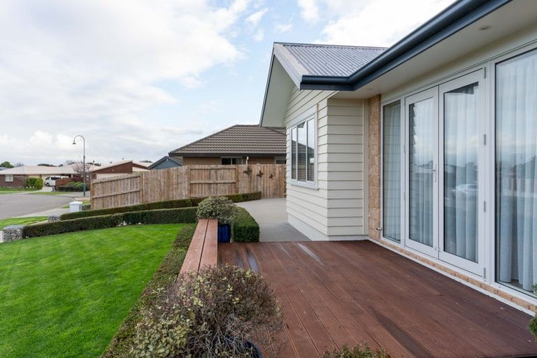 Photo of property in 35 Masefield Terrace, Kelvin Grove, Palmerston North, 4414