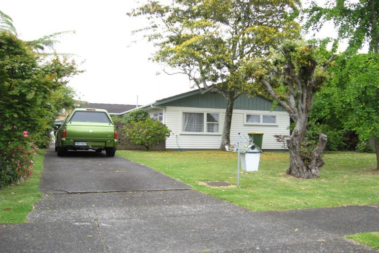 Photo of property in 32 Waterlea Avenue, Mangere Bridge, Auckland, 2022