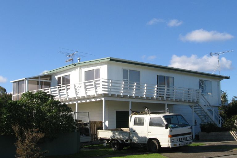Photo of property in 5 Campion Road, Waikanae Beach, Waikanae, 5036