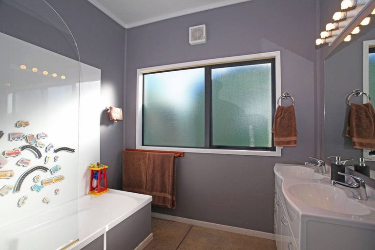 Photo of property in 254 Aka Aka Road, Puni, Pukekohe, 2678