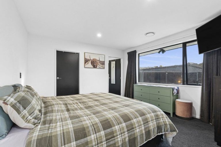 Photo of property in 40 Marbleleaf Lane, Albert Town, Wanaka, 9305