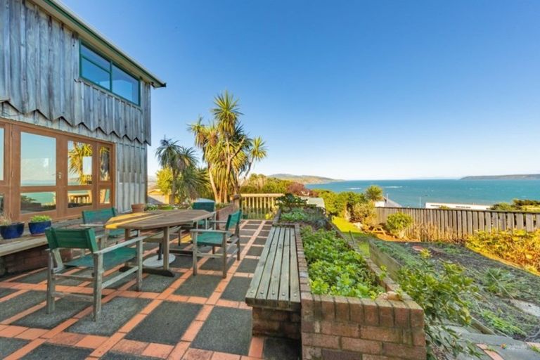 Photo of property in 128 Motuhara Road, Plimmerton, Porirua, 5026