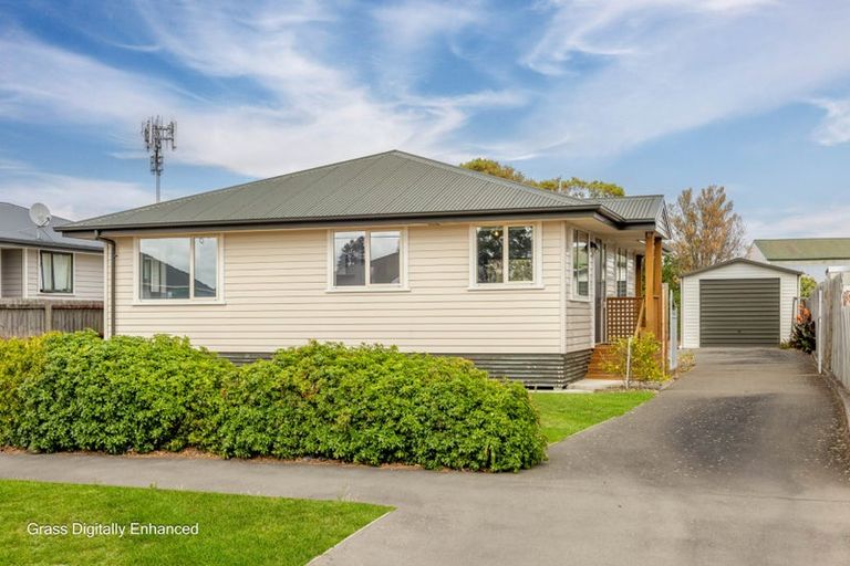 Photo of property in 24 Shortland Street, Wainoni, Christchurch, 8061