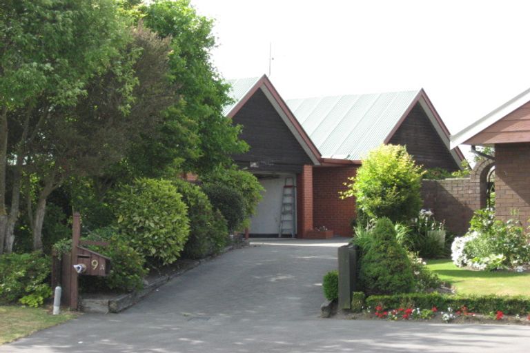 Photo of property in 9a Ringwood Place, Avonhead, Christchurch, 8042