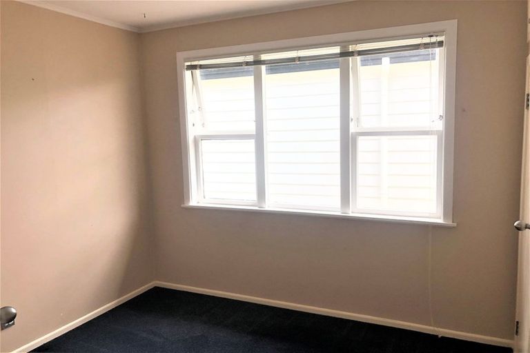 Photo of property in 11 Linwood Avenue, Forrest Hill, Auckland, 0620