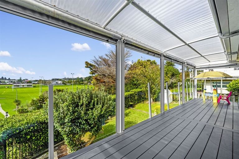 Photo of property in 2/160 Stapleford Crescent, Browns Bay, Auckland, 0630