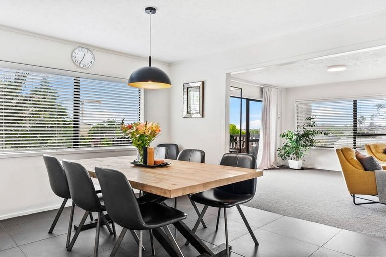 Photo of property in 45 John Dee Crescent, Red Beach, 0932