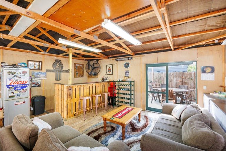 Photo of property in 19 Seddon Street, Takaro, Palmerston North, 4412