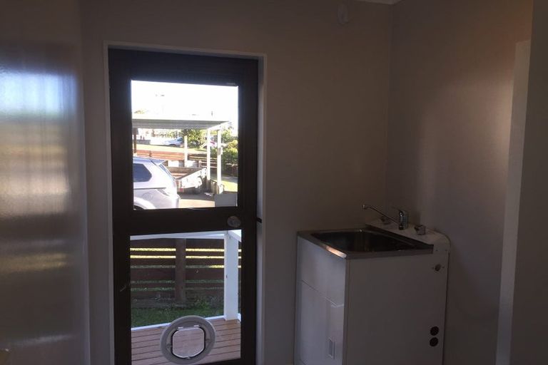 Photo of property in 2/195 Rathgar Road, Henderson, Auckland, 0610