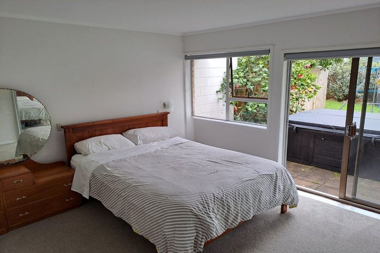 Photo of property in 9 Sealand Place, Mangere Bridge, Auckland, 2022