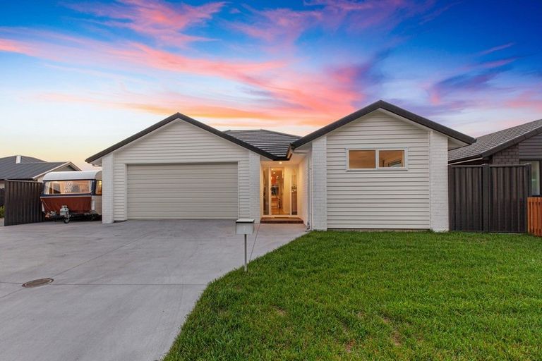 Photo of property in 2 Glenvale Place, Pyes Pa, Tauranga, 3112
