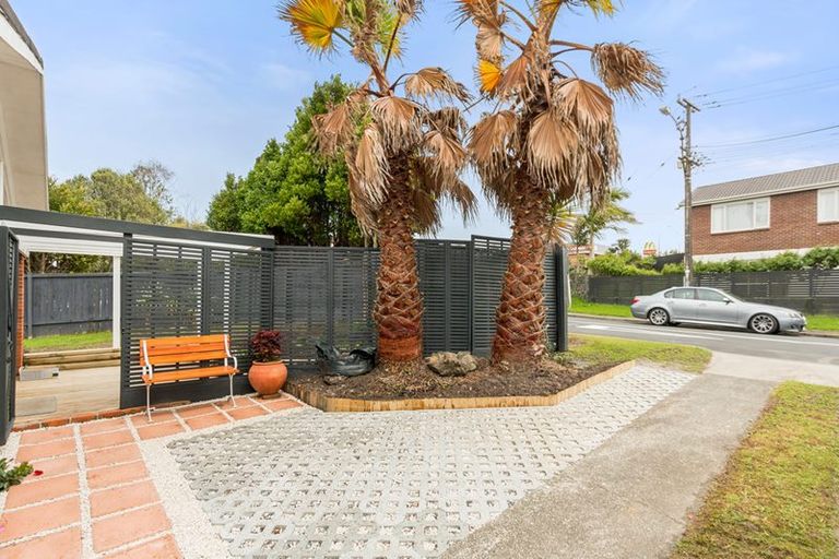 Photo of property in 1/118 Lake Road, Belmont, Auckland, 0622