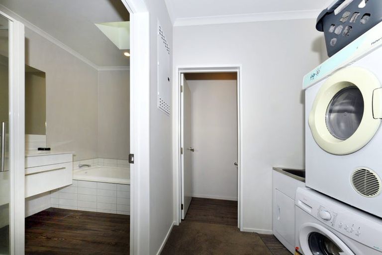 Photo of property in 17 William Dawson Crescent, Wigram, Christchurch, 8025