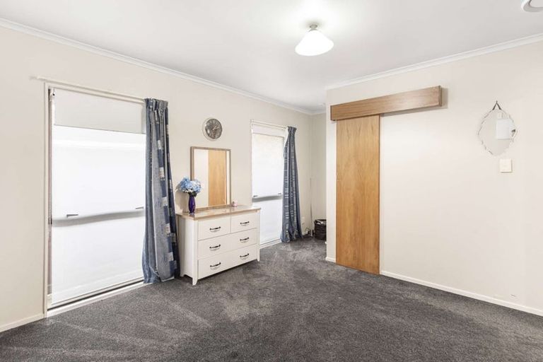 Photo of property in 95 John F Kennedy Drive, Milson, Palmerston North, 4414