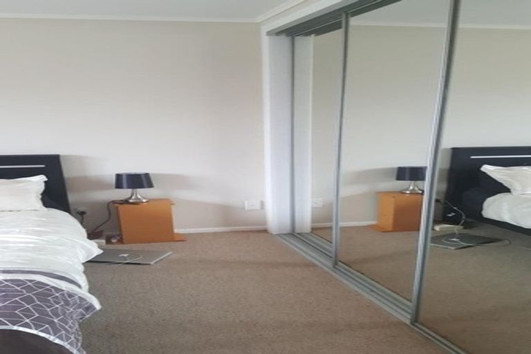 Photo of property in 13 Roby Street, Te Atatu Peninsula, Auckland, 0610