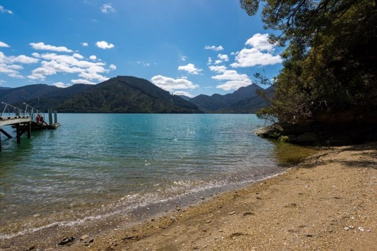 Photo of property in 712 Moetapu Bay Road, Moetapu Bay, Picton, 7282