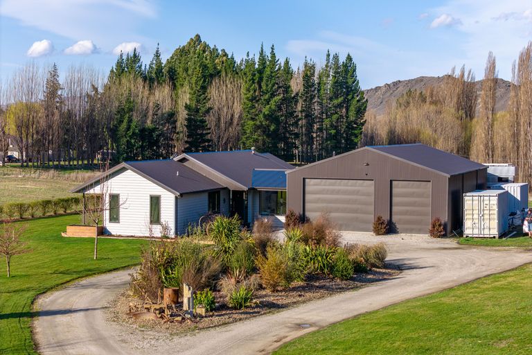 Photo of property in 4 Padgets Lane, Earnscleugh, Alexandra, 9391