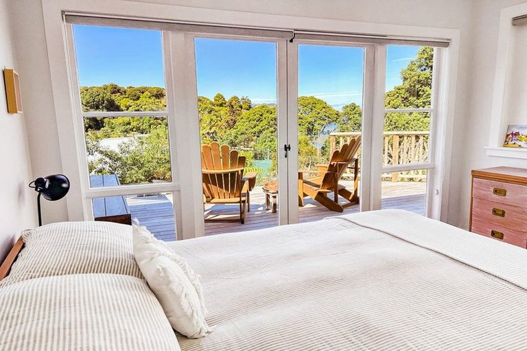 Photo of property in 2b Foster Avenue, Huia, Auckland, 0604