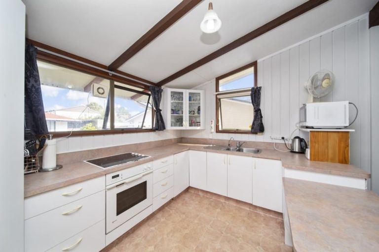 Photo of property in 28 Record Street, Fitzroy, New Plymouth, 4312