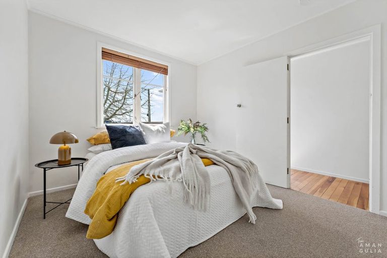 Photo of property in 45 Lynwood Road, New Lynn, Auckland, 0600