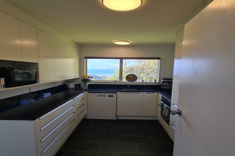 Photo of property in 48 Baylands Drive, Newlands, Wellington, 6037