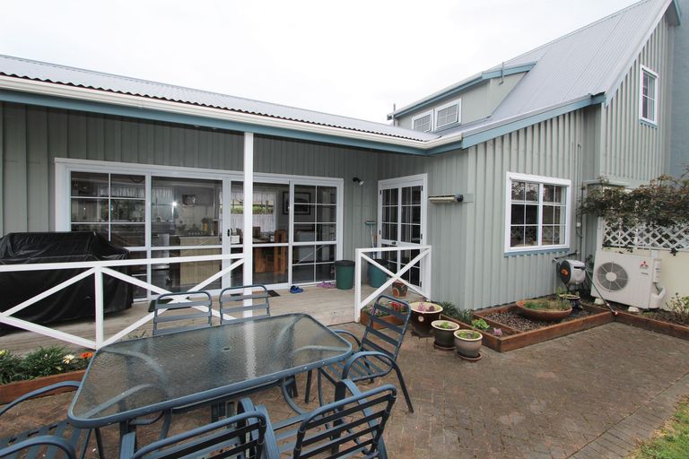 Photo of property in 1 Tington Avenue, Wattle Downs, Auckland, 2103
