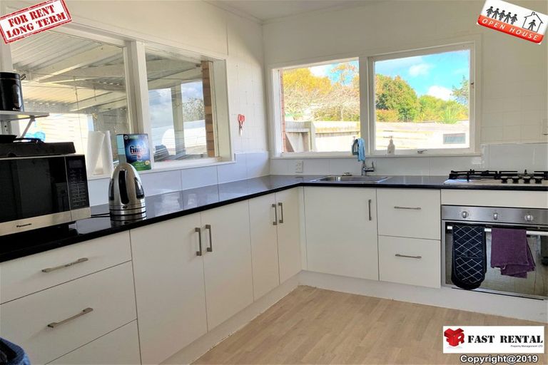 Photo of property in 1/8 Waverley Avenue, Glenfield, Auckland, 0629