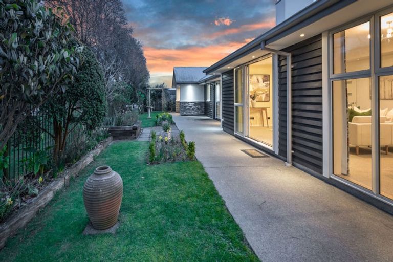 Photo of property in 4 Levinge Lane, Hillmorton, Christchurch, 8024