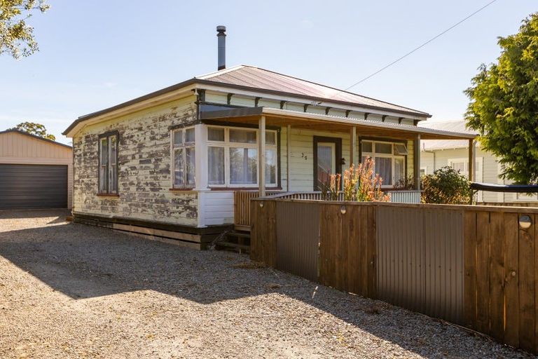 Photo of property in 35 Harrison Street West, Featherston, 5710