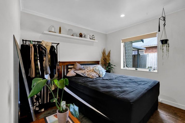 Photo of property in 24 Moulton Street, Moturoa, New Plymouth, 4310