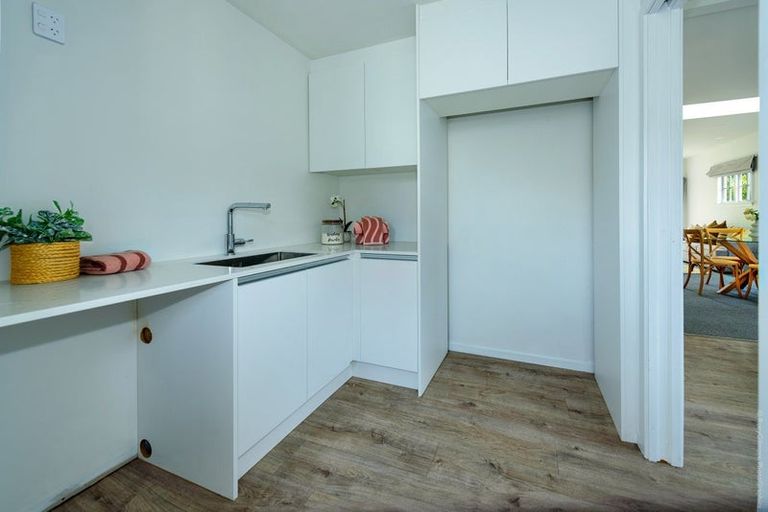 Photo of property in 44 Centaurus Road, Cashmere, Christchurch, 8022